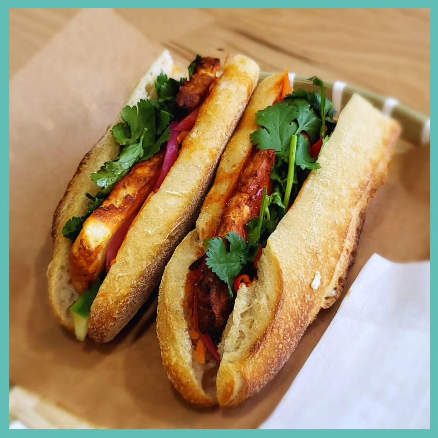 Bánh mì au halloumi grillé